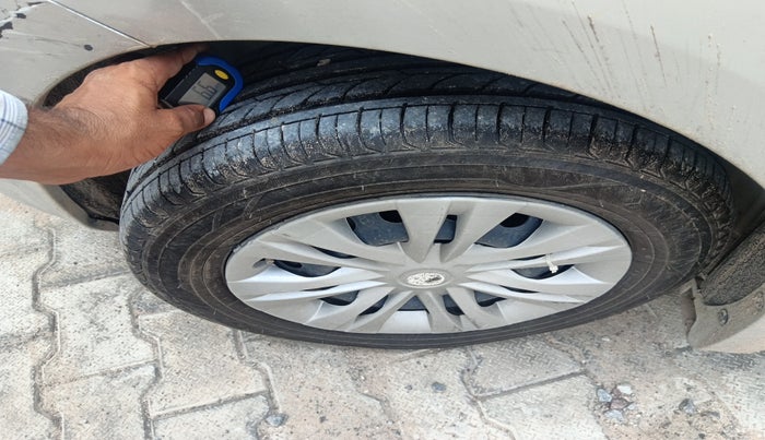 2015 Maruti Ertiga VDI SHVS, Diesel, Manual, 99,564 km, tyre