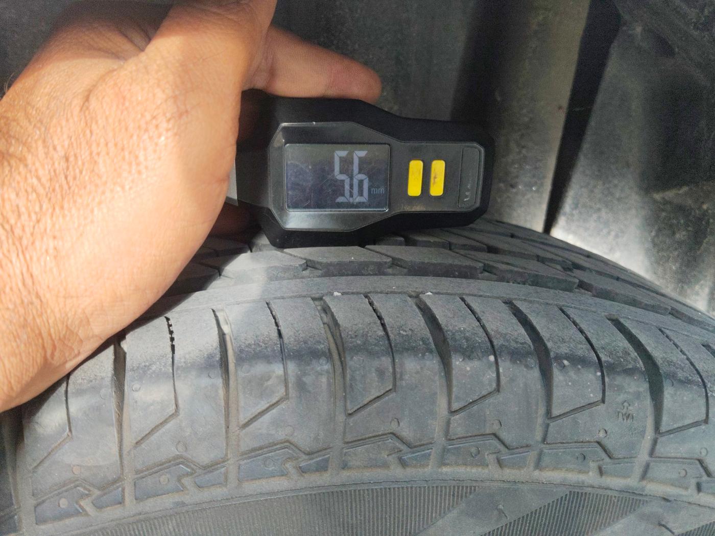 2010 Maruti SX4 ZXI, Petrol, Manual, 36,411 km, tyre