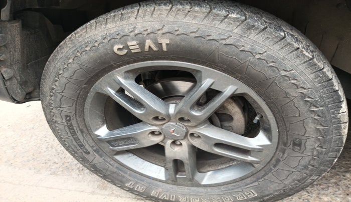 2023 Mahindra Thar LX P 2WD AT HT, Petrol, Automatic, 19,189 km, tyre