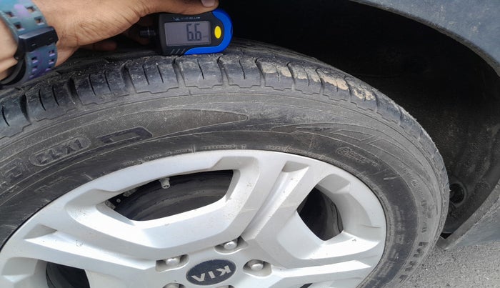 2021 KIA SONET HTK PLUS 1.5 AT, Diesel, Automatic, 58,416 km, tyre