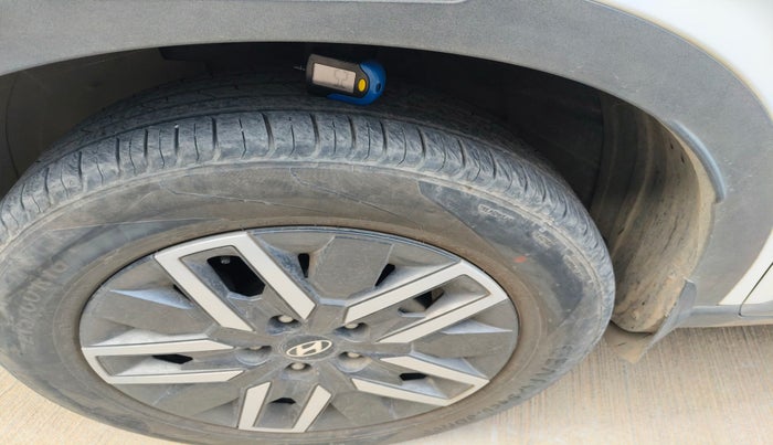 2022 Hyundai VENUE SX 1.0 TURBO, Petrol, Manual, 23,918 km, tyre