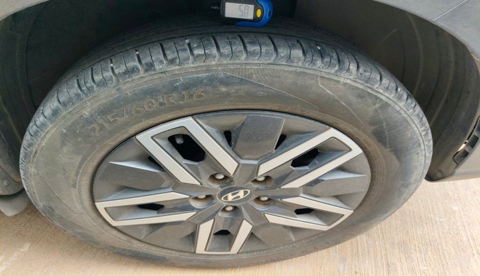 2022 Hyundai VENUE SX 1.0 TURBO, Petrol, Manual, 23,918 km, tyre