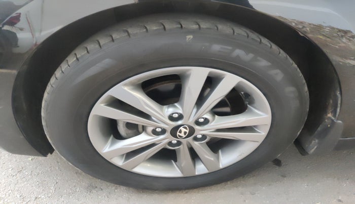 2017 Hyundai New Elantra 2.0 SX AT PETROL, Petrol, Automatic, 74,636 km, tyre