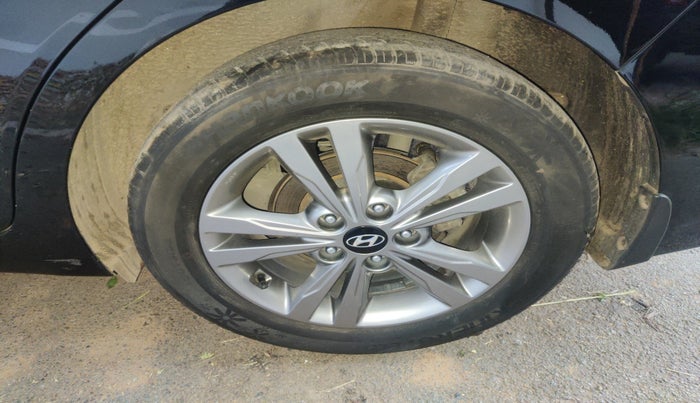 2017 Hyundai New Elantra 2.0 SX AT PETROL, Petrol, Automatic, 74,636 km, tyre