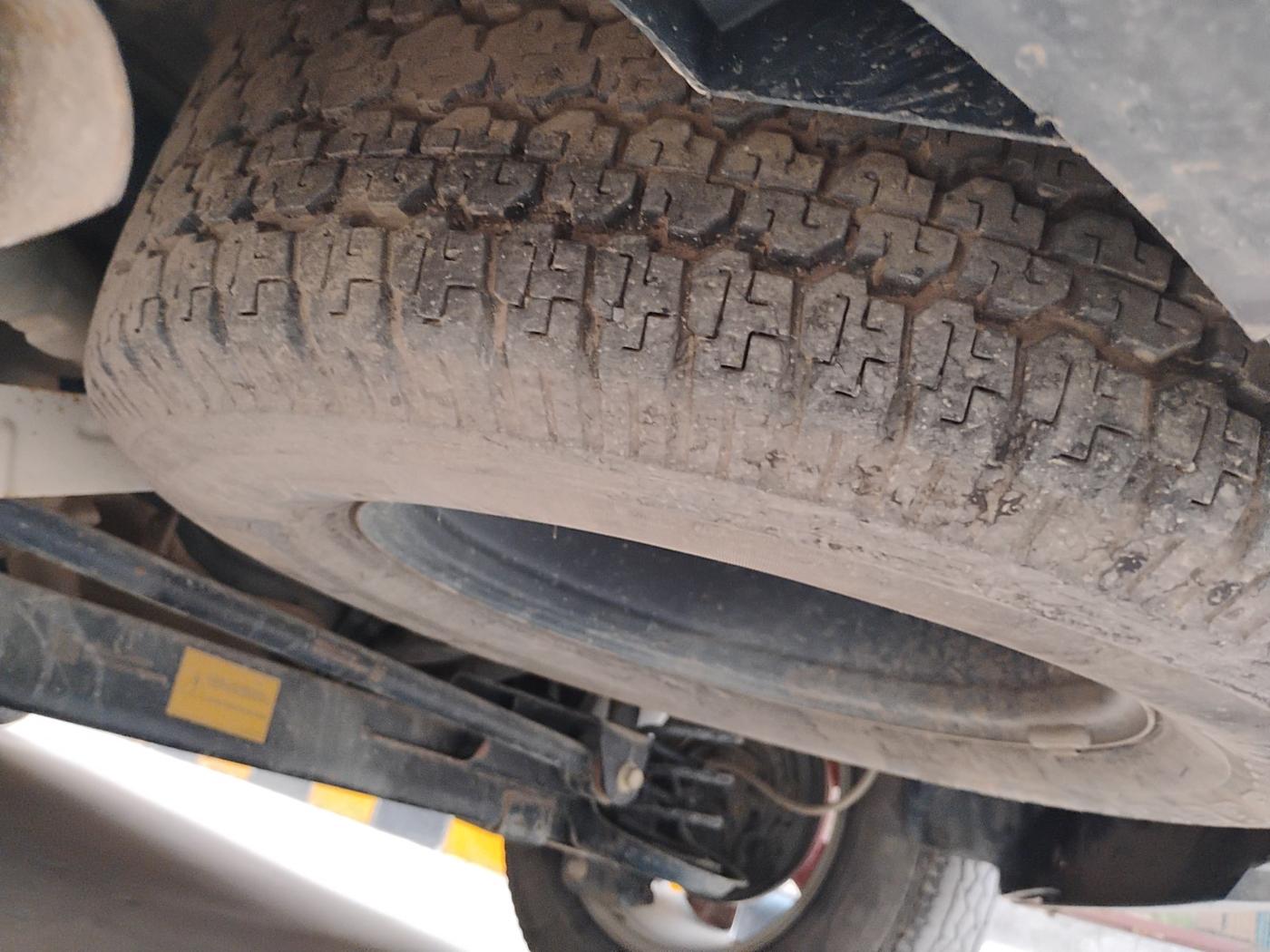 2019 Tata Harrier XT 2.0L KRYOTEC, Diesel, Manual, 1,04,497 km, tyre