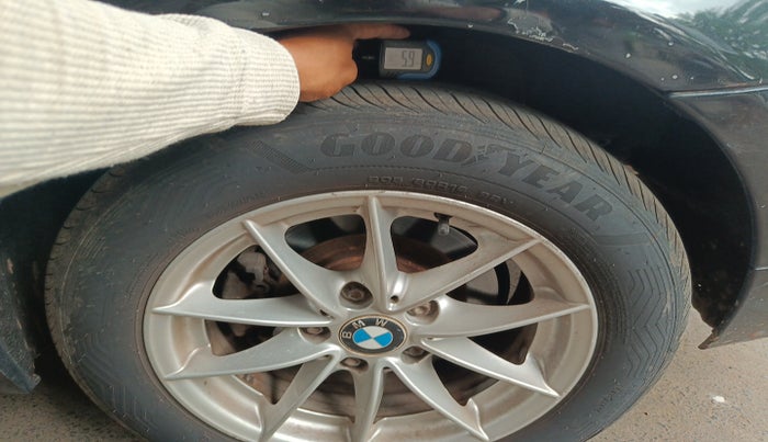 2011 BMW 3 Series 320 D EXCLUSIVE, Diesel, Automatic, 1,31,852 km, tyre