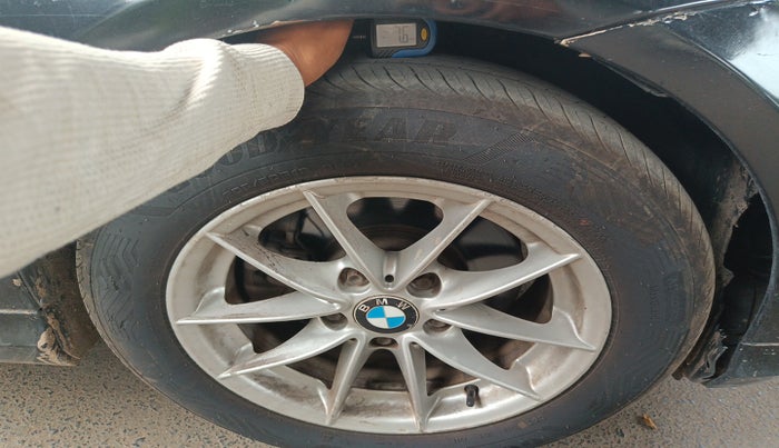 2011 BMW 3 Series 320 D EXCLUSIVE, Diesel, Automatic, 1,31,852 km, tyre