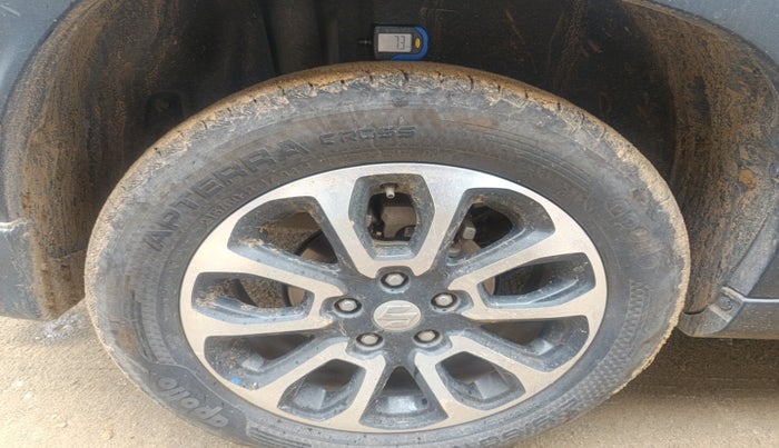 2024 Maruti Grand Vitara SIGMA SMART HYBRID, Petrol, Manual, 11,963 km, tyre