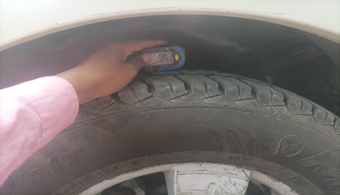 2016 Tata Safari Storme 2.2 VX 4X2, Diesel, Manual, 1,67,126 km, tyre