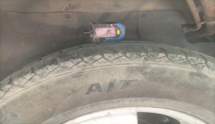 2016 Tata Safari Storme 2.2 VX 4X2, Diesel, Manual, 1,67,126 km, tyre