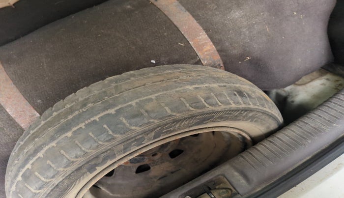 2010 Hyundai Santro Xing GLS, Petrol, Manual, 6,33,821 km, tyre