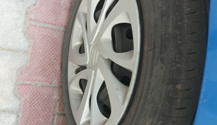 2012 Honda Brio V MT, Petrol, Manual, 82,718 km, tyre