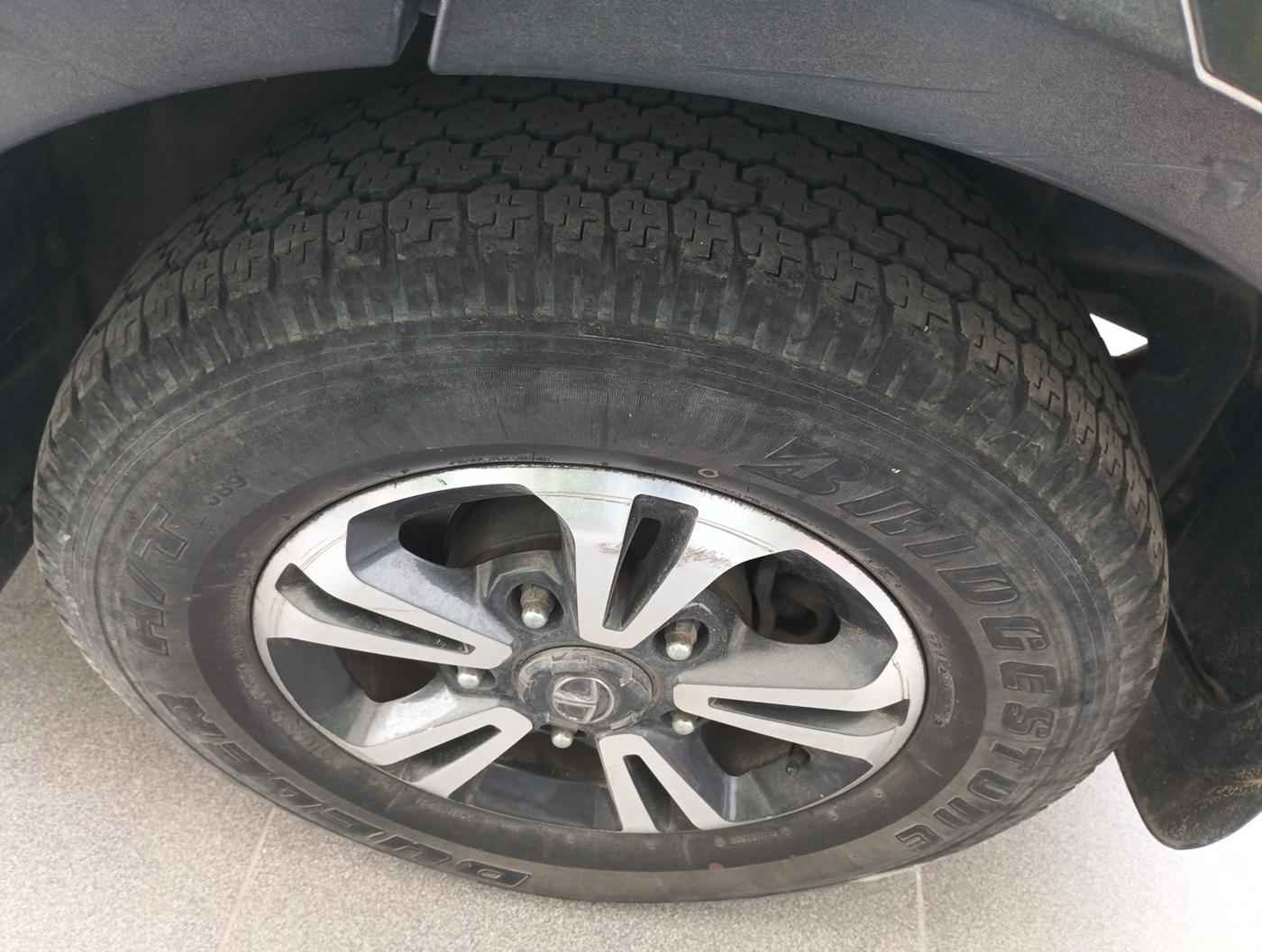 2018 Tata Hexa XE 4X2 7 STR, Diesel, Manual, 87,253 km, tyre