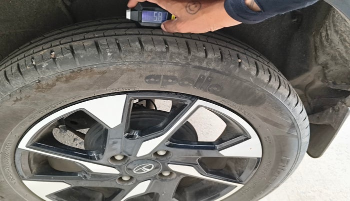 2023 Tata PUNCH ACCOMPLISHED DAZZLE PACK AMT, Petrol, Automatic, 43,071 km, tyre