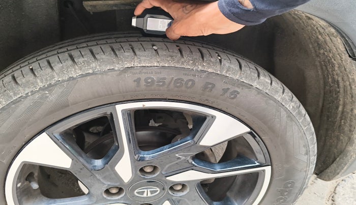 2023 Tata PUNCH ACCOMPLISHED DAZZLE PACK AMT, Petrol, Automatic, 43,071 km, tyre