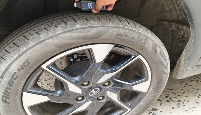 2023 Tata PUNCH ACCOMPLISHED DAZZLE PACK AMT, Petrol, Automatic, 43,071 km, tyre