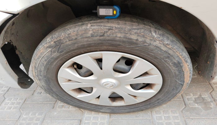 2016 Nissan Micra Active XV, Petrol, Manual, 1,06,908 km, tyre