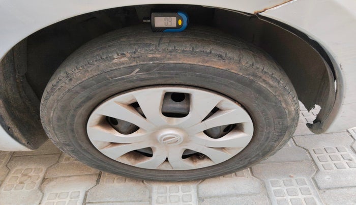 2016 Nissan Micra Active XV, Petrol, Manual, 1,06,908 km, tyre