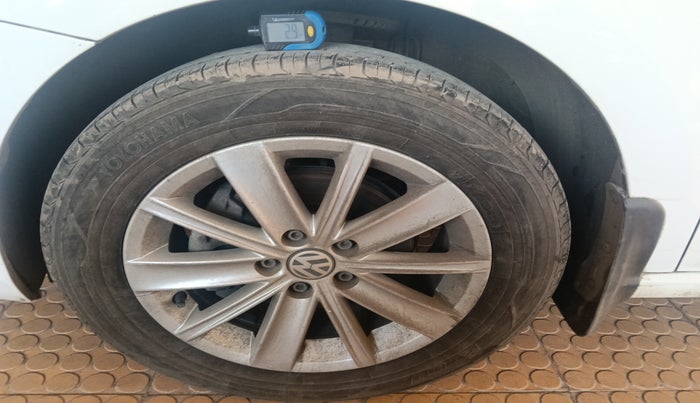 2016 Volkswagen Vento HIGHLINE 1.6 MPI, Petrol, Manual, 64,266 km, tyre