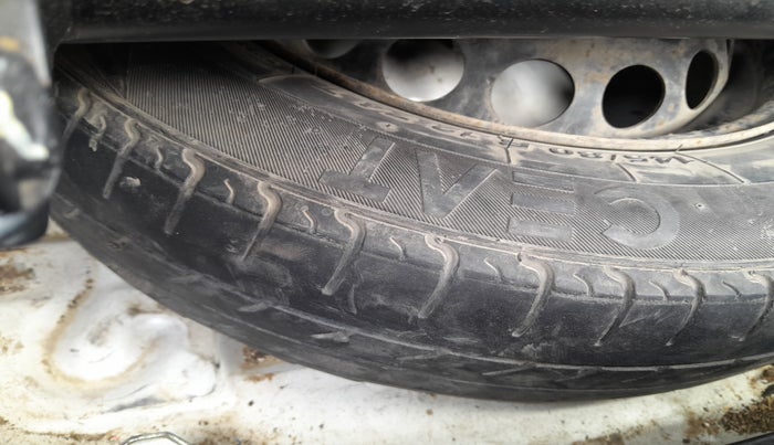 2019 Maruti Alto LXI CNG, Petrol, Manual, 64,777 km, tyre