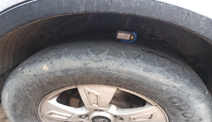 2012 Mahindra XUV500 W8, Diesel, Manual, 1,18,311 km, tyre
