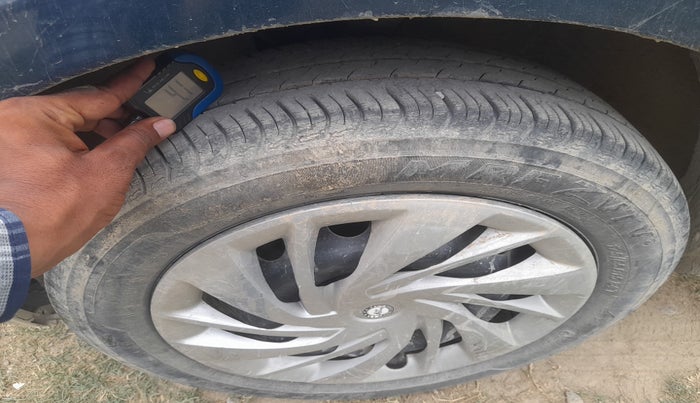 2019 Maruti IGNIS DELTA 1.2, Petrol, Manual, 87,450 km, tyre