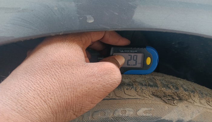 2016 Hyundai Grand i10 SPORTZ 1.2 KAPPA VTVT, Petrol, Manual, 1,52,703 km, tyre