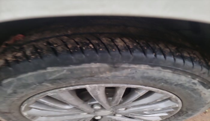 2019 Maruti Ertiga ZXI+ SHVS, Petrol, Manual, 69,375 km, tyre