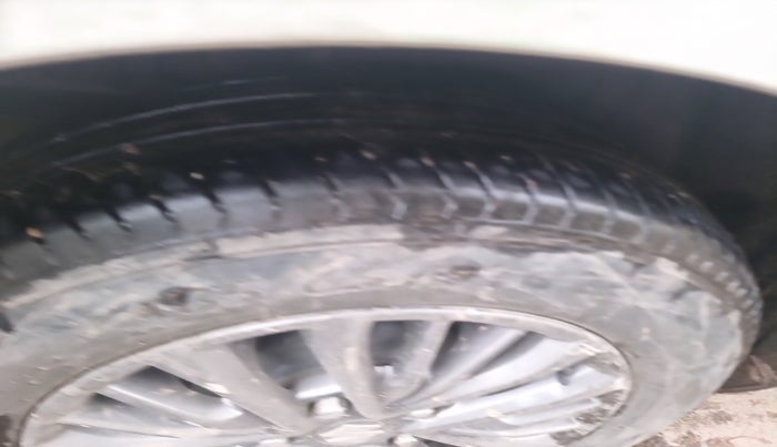 2019 Maruti Ertiga ZXI+ SHVS, Petrol, Manual, 69,375 km, tyre