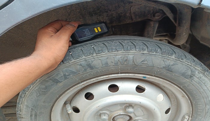 2011 Maruti Wagon R 1.0 LXI, Petrol, Manual, 1,01,191 km, tyre