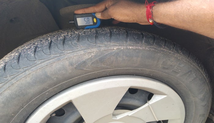 2013 Mahindra XUV500 W4, Diesel, Manual, 95,670 km, tyre