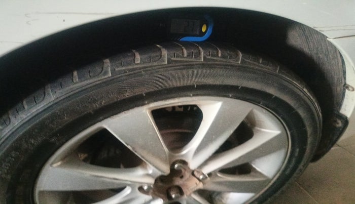 2012 Hyundai Verna FLUIDIC 1.6 CRDI SX, Diesel, Manual, 1,18,523 km, tyre
