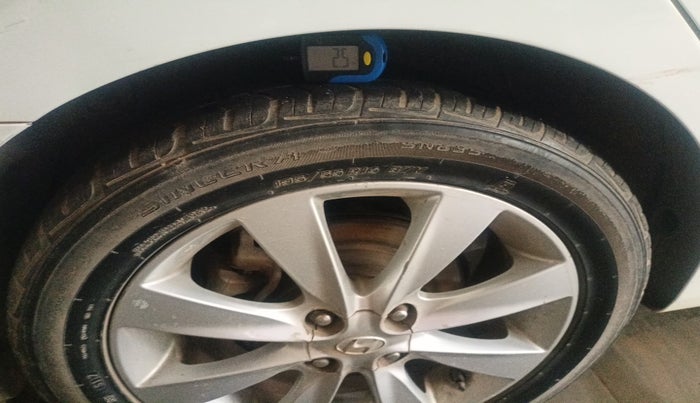2012 Hyundai Verna FLUIDIC 1.6 CRDI SX, Diesel, Manual, 1,18,523 km, tyre