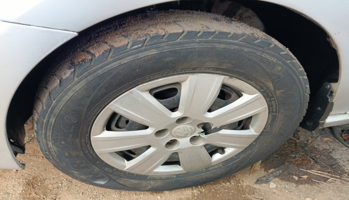 2012 Volkswagen Vento COMFORTLINE DIESEL 1.6, Diesel, Manual, 1,57,115 km, tyre
