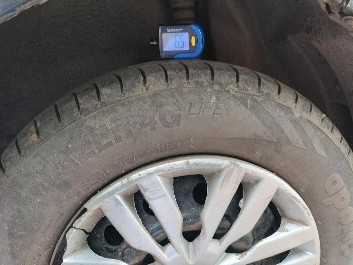 2011 Maruti Ritz VDI, Diesel, Manual, 1,48,379 km, tyre