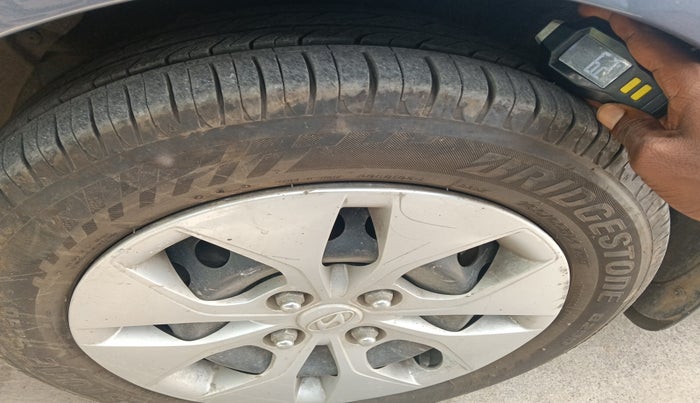 2014 Hyundai Xcent S 1.2, Petrol, Manual, 37,357 km, tyre