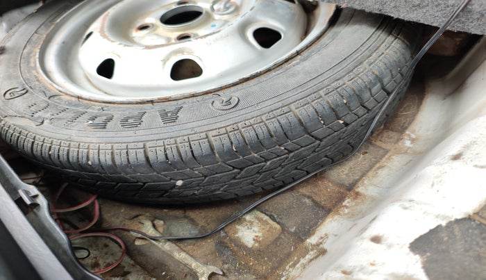 2010 Maruti Wagon R 1.0 LXI, Petrol, Manual, 86,772 km, tyre