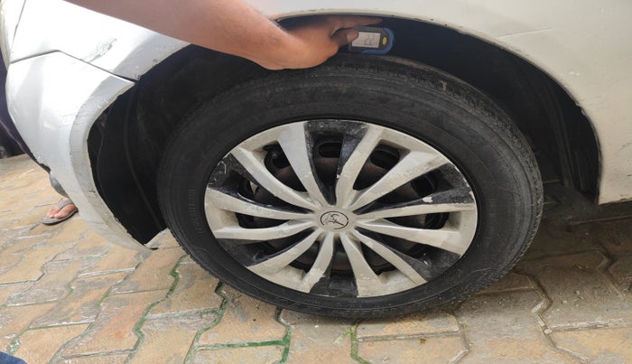 2010 Ford Figo ZXI 1.2 PETROL, Petrol, Manual, 1,19,504 km, tyre