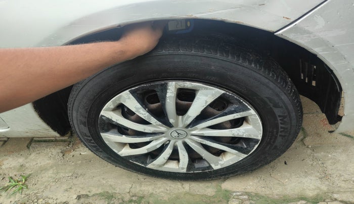 2010 Ford Figo ZXI 1.2 PETROL, Petrol, Manual, 1,19,504 km, tyre