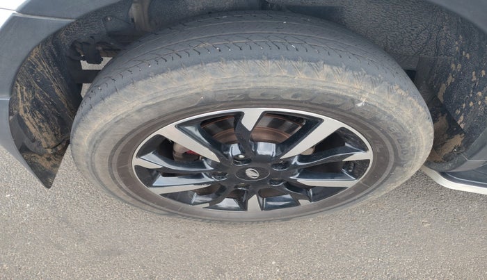 2019 Mahindra XUV500 W11, Diesel, Manual, 43,859 km, tyre