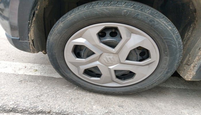 2020 Maruti Vitara Brezza VXI, Petrol, Manual, 84,034 km, tyre