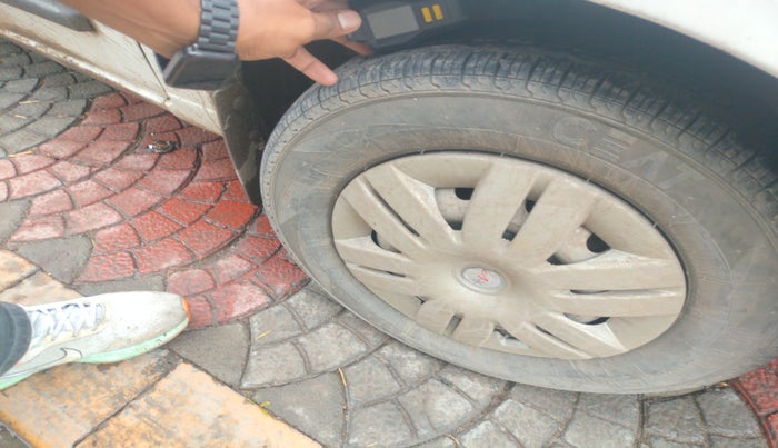 2011 Maruti Alto LXI, Petrol, Manual, 82,320 km, tyre