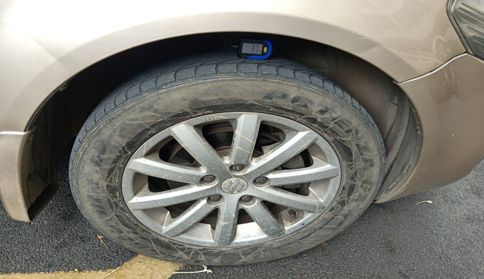 2010 Maruti SX4 ZXI, Petrol, Manual, 1,00,864 km, tyre