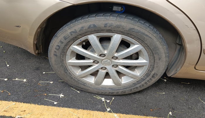 2010 Maruti SX4 ZXI, Petrol, Manual, 1,00,864 km, tyre