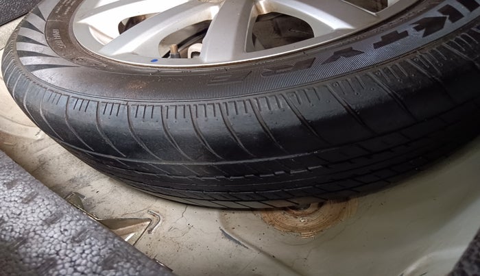 2010 Maruti SX4 ZXI, Petrol, Manual, 1,00,864 km, tyre