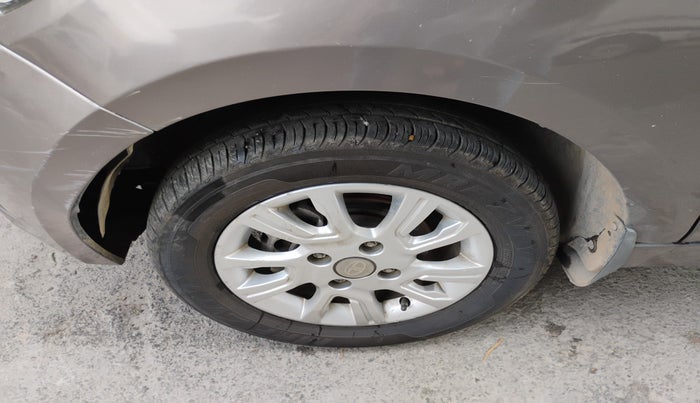 2018 Tata Tiago XZ PETROL, Petrol, Manual, 33,853 km, tyre