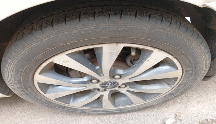 2014 Hyundai Verna FLUIDIC 1.6 CRDI SX AT, Diesel, Automatic, 1,12,023 km, tyre