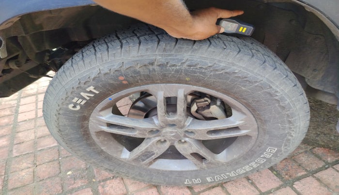 2023 Mahindra Thar LX P 2WD AT HT, Petrol, Automatic, 34,155 km, tyre