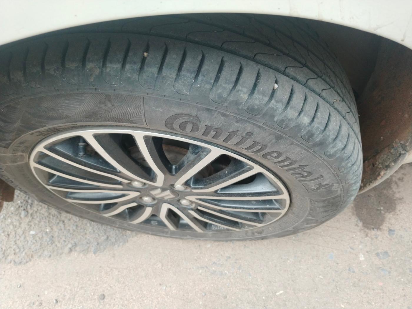 2020 Maruti Dzire ZXI Plus, Petrol, Manual, 83,369 km, tyre