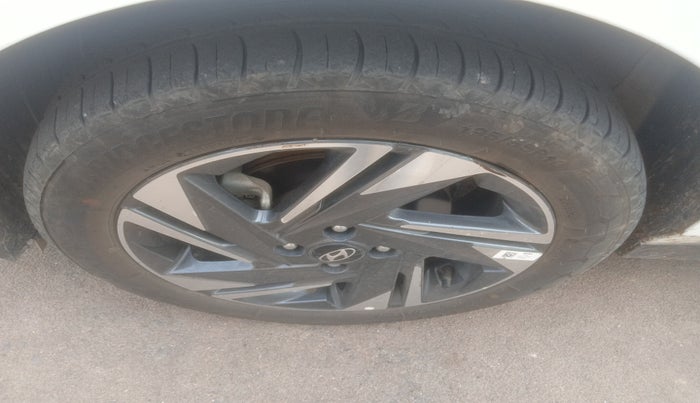 2023 Hyundai NEW I20 ASTA (O) 1.2 MT, Petrol, Manual, 37,246 km, tyre